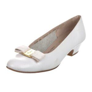 Salvatore Ferragamo Vara Bow Accent Leather Cream Mules Size 9